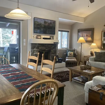Moose Creek Lodge
